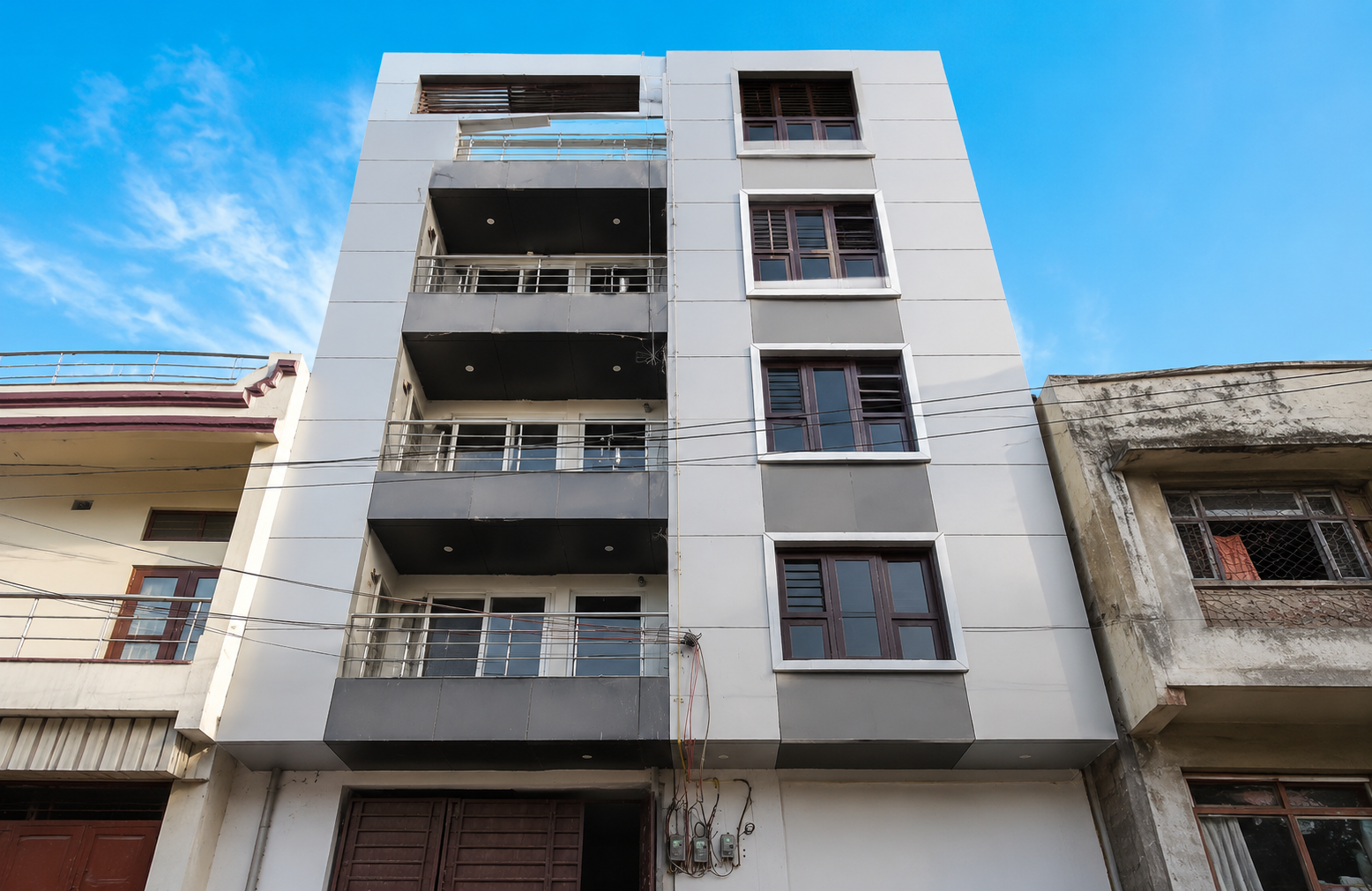 Gem Dhoolsiras Apartment - Image 1